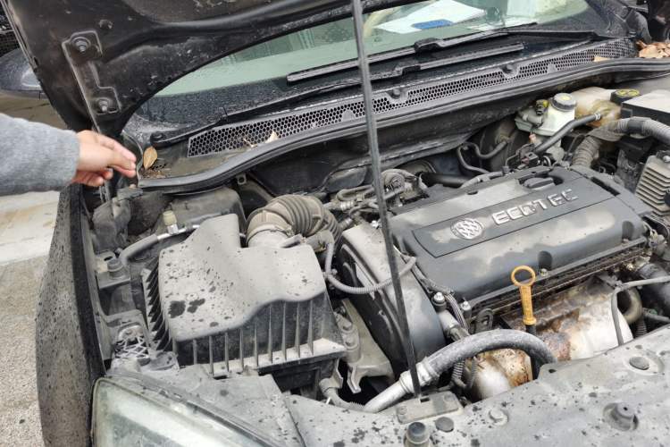 Used Buick GT 2013 GT 1.6L Manual Entry-Level Model Engine Bay Right