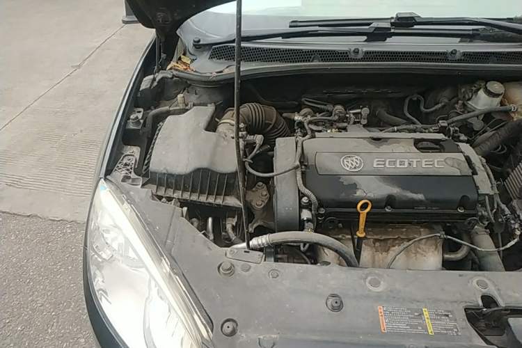 Used Buick GT 2013 GT 1.6L Manual Entry-Level Model Engine Bay Right