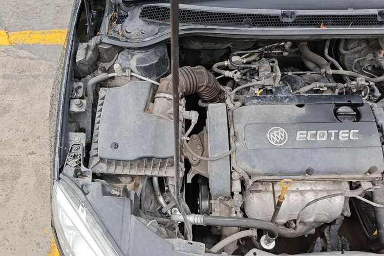 Used Buick GT 2013 GT 1.6L Manual Entry-Level Model Engine Bay Right