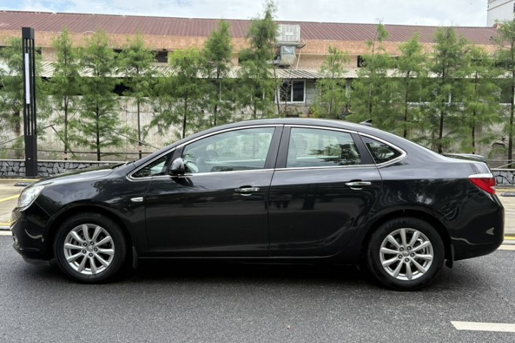 Used Buick GT 2013 GT 1.6L Automatic Fashion Edition Exterior 3