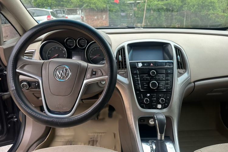 Used Buick GT 2013 GT 1.6L Automatic Fashion Edition Exterior 6