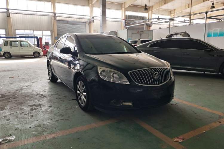 Used Buick GT 2013 GT 1.6L Automatic Fashion Edition Front Right 45 Deg