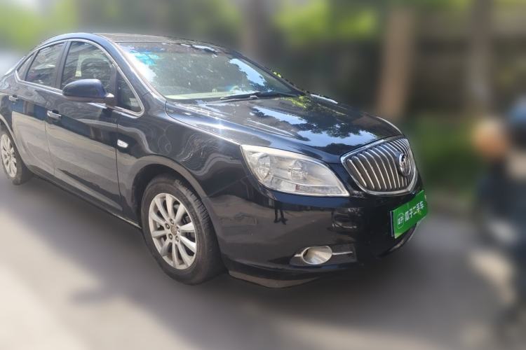 Used Buick GT 2013 GT 1.6L Automatic Fashion Edition Front Right 45 Deg