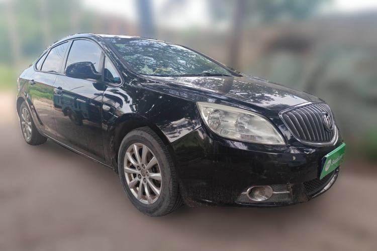 Used Buick GT 2013 XT 1.6L Manual Entry-Level Model Front Right 45 Deg