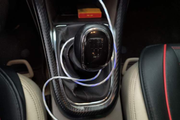 Used Buick GT 2013 GT 1.6L Manual Entry-Level Model Gear Lever