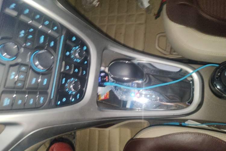 Used Buick GT 2013 GT 1.6L Automatic Fashion Edition Gear Lever