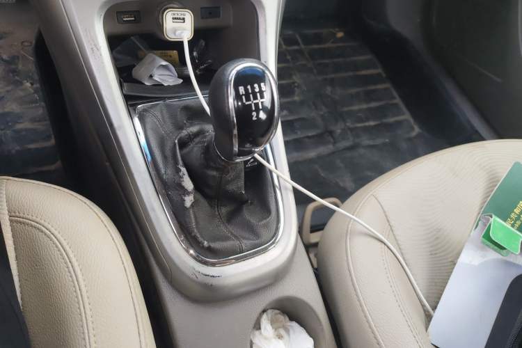 Used Buick GT 2013 GT 1.6L Manual Entry-Level Model Gear Lever