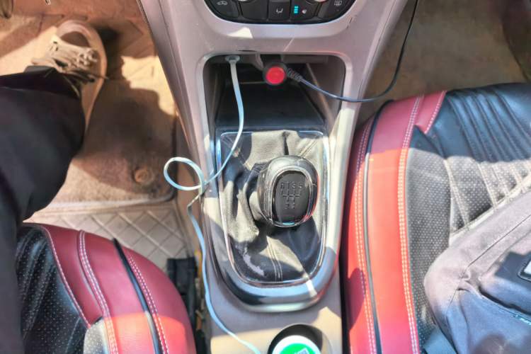 Used Buick GT 2013 GT 1.6L Manual Entry-Level Model Gear Lever