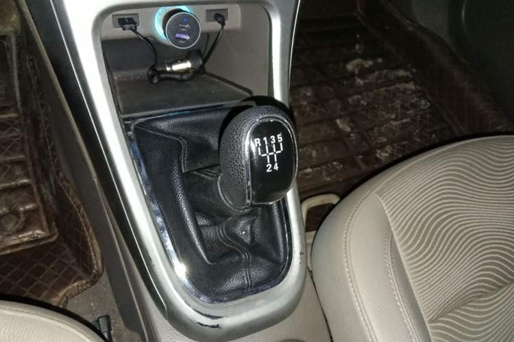 Used Buick GT 2013 GT 1.6L Manual Entry-Level Model Gear Lever