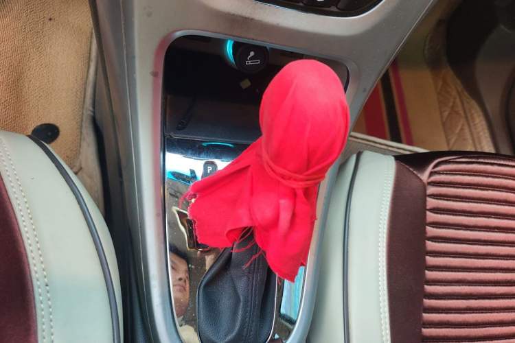 Used Buick GT 2013 GT 1.6L Automatic Fashion Edition Gear Lever