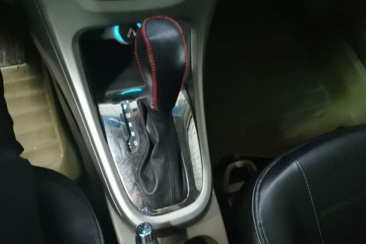 Used Buick GT 2013 GT 1.6L Automatic Fashion Edition Gear Lever