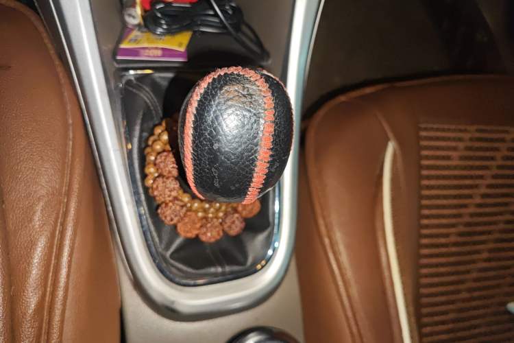 Used Buick GT 2013 GT 1.6L Manual Entry-Level Model Gear Lever