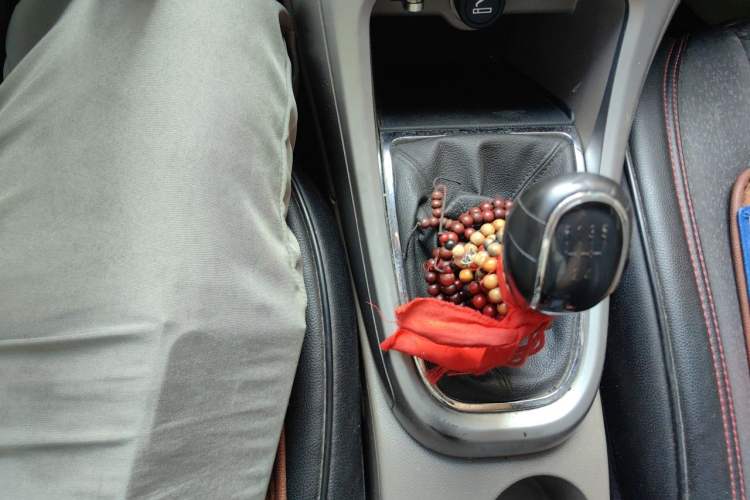 Used Buick GT 2013 GT 1.6L Manual Entry-Level Model Gear Lever