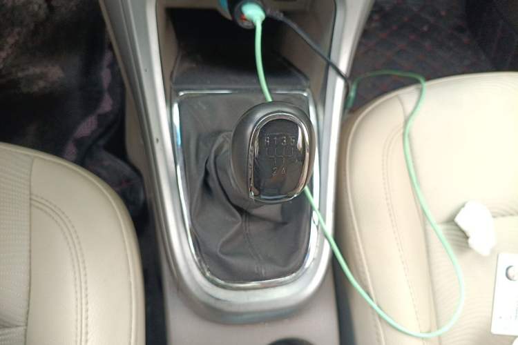 Used Buick GT 2013 GT 1.6L Manual Entry-Level Model Gear Lever
