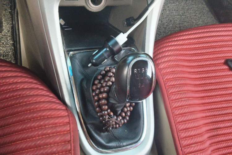 Used Buick GT 2013 GT 1.6L Manual Entry-Level Model Gear Lever