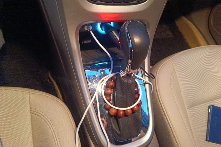 Used Buick GT 2013 GT 1.6L Automatic Fashion Edition Gear Lever