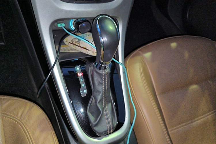 Used Buick GT 2013 GT 1.8L Automatic Fashion Edition Gear Lever