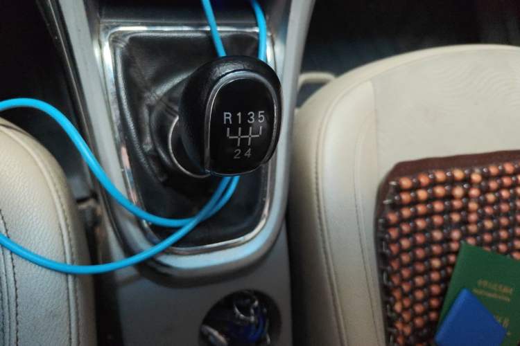 Used Buick GT 2013 GT 1.6L Manual Entry-Level Model Gear Lever