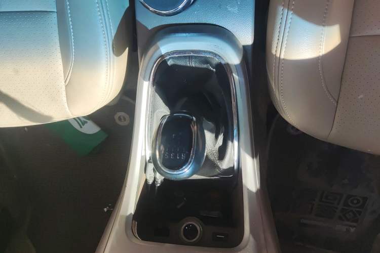 Used Buick GT 2013 GT 1.6L Manual Comfort Edition Gear Lever