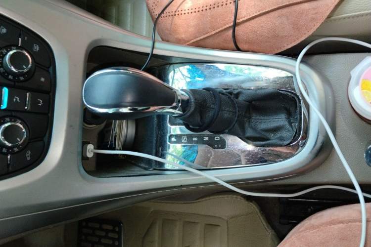 Used Buick GT 2013 GT 1.6L Automatic Fashion Edition Gear Lever