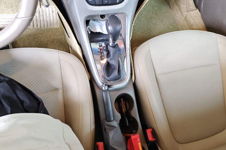 Used Buick GT 2013 GT 1.6L Automatic Comfort Edition Gear Lever