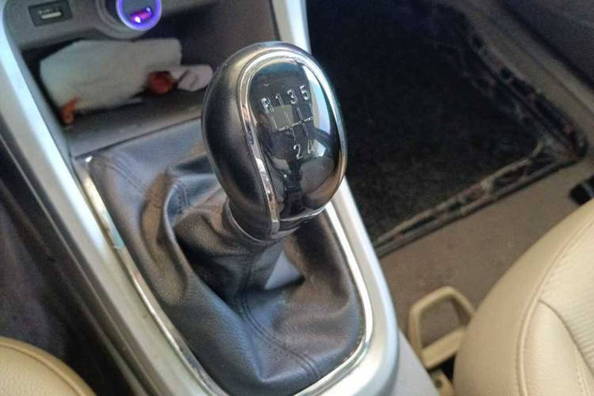 Used Buick GT 2013 GT 1.6L Manual Entry-Level Model Gear Lever
