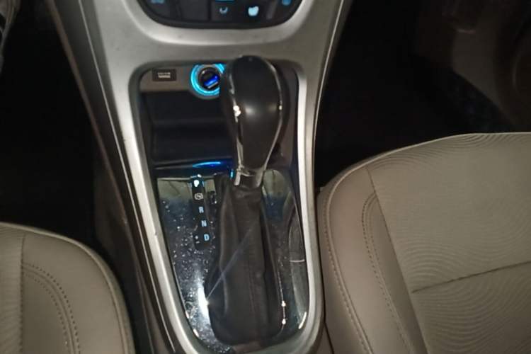 Used Buick GT 2013 GT 1.6L Automatic Fashion Edition Gear Lever