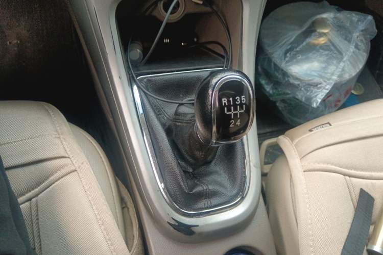 Used Buick GT 2013 GT 1.6L Manual Comfort Edition Gear Lever