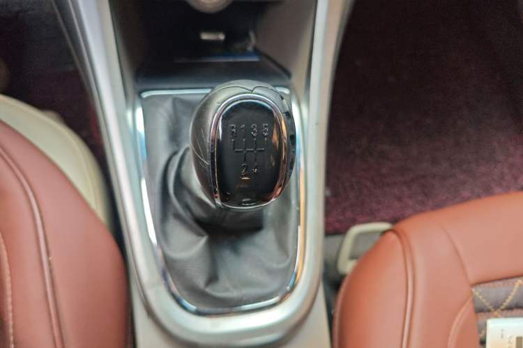 Used Buick GT 2013 GT 1.6L Manual Entry-Level Model Gear Lever