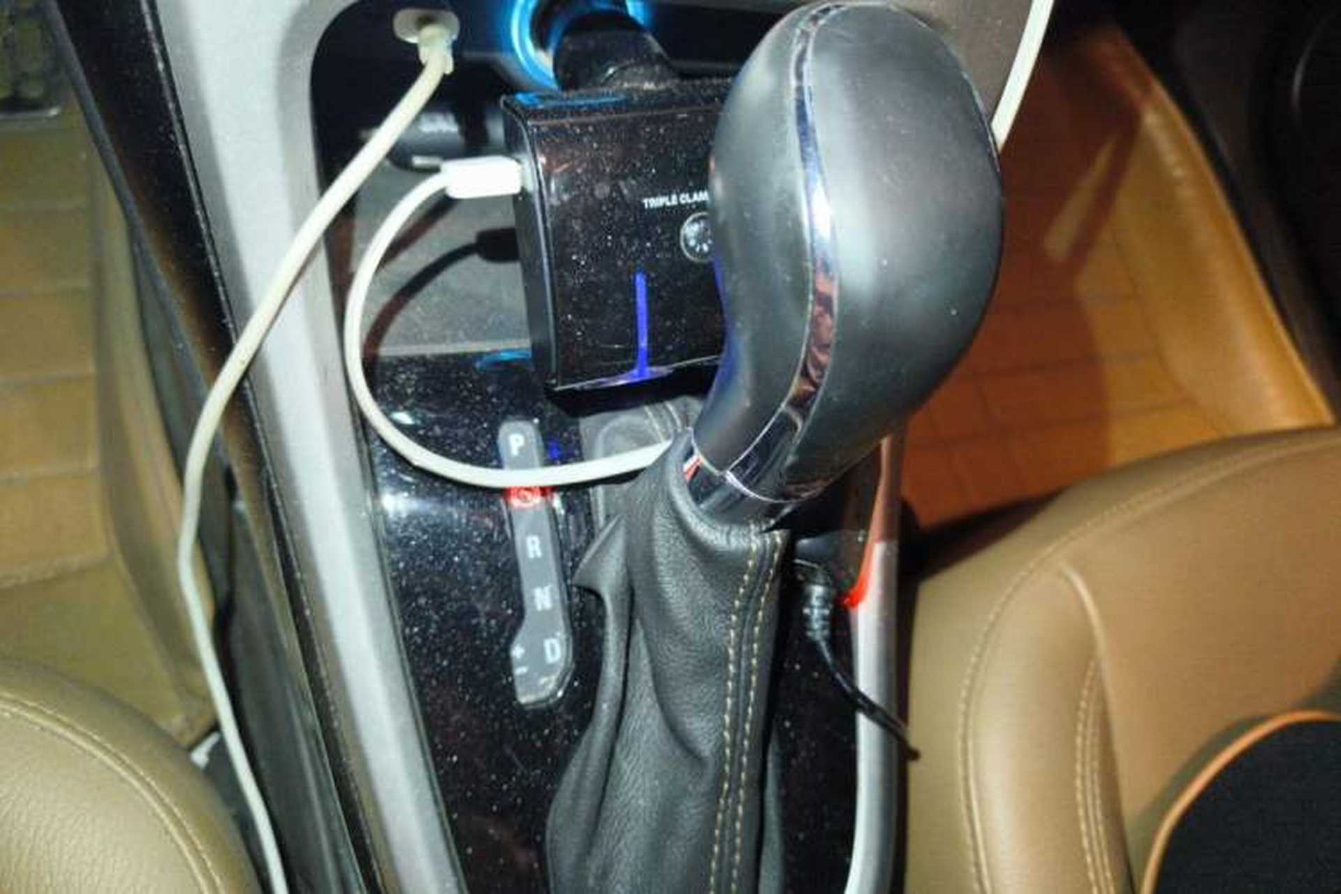 Used Buick GT 2013 GT 1.8L Automatic Fashion Edition Gear Lever