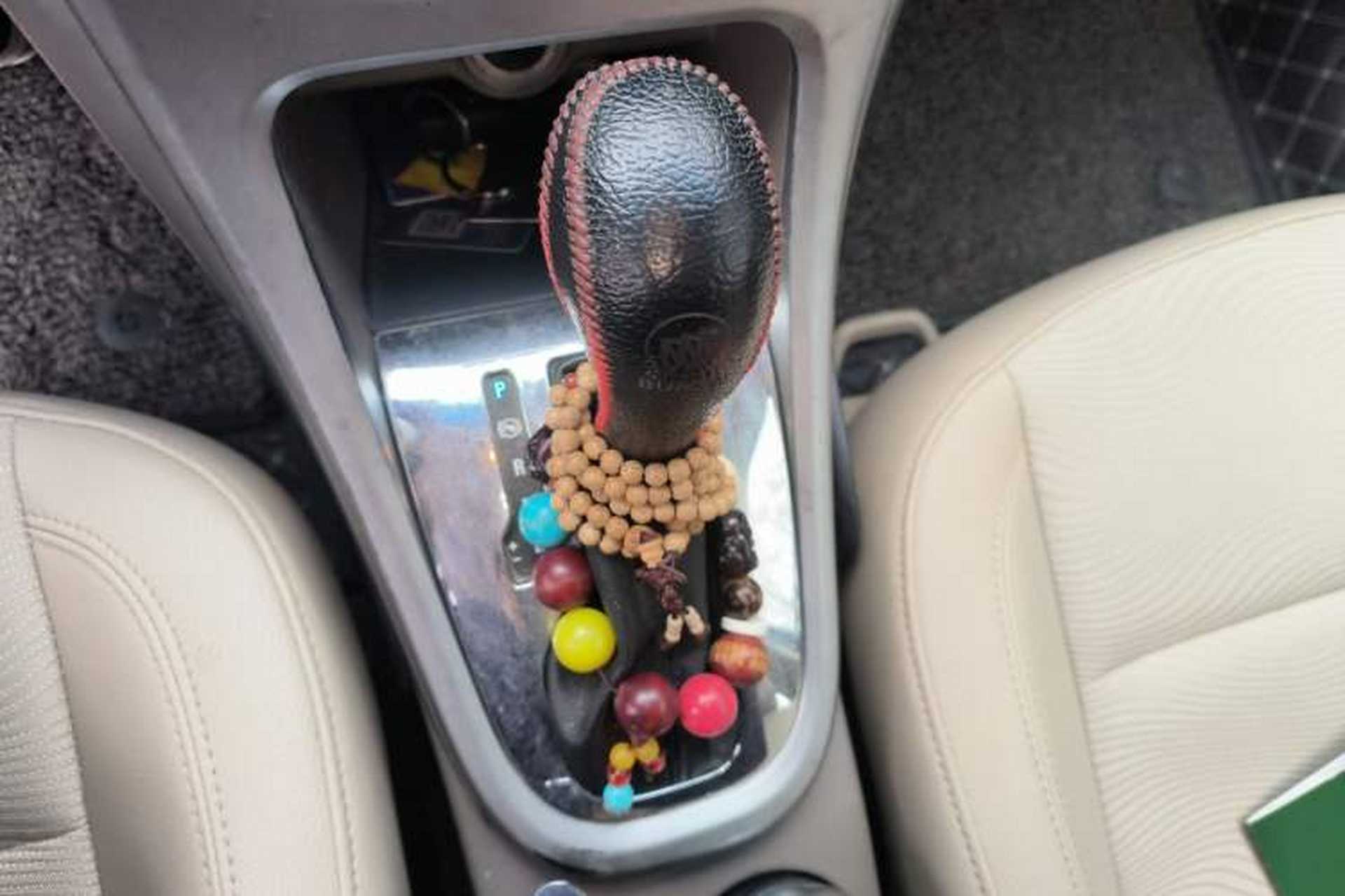 Used Buick GT 2013 GT 1.6L Automatic Fashion Edition Gear Lever