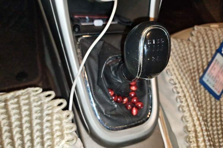 Used Buick GT 2013 GT 1.6L Manual Entry-Level Model Gear Lever