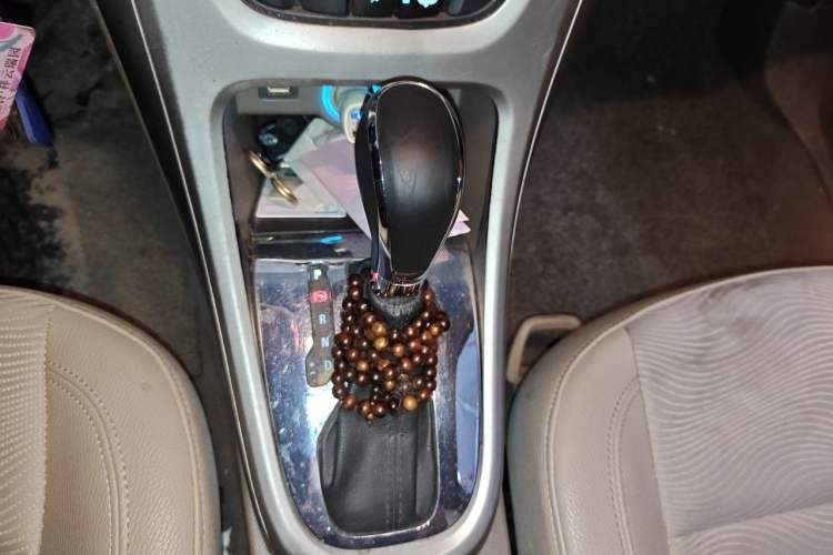 Used Buick GT 2013 GT 1.6L Automatic Fashion Edition Gear Lever