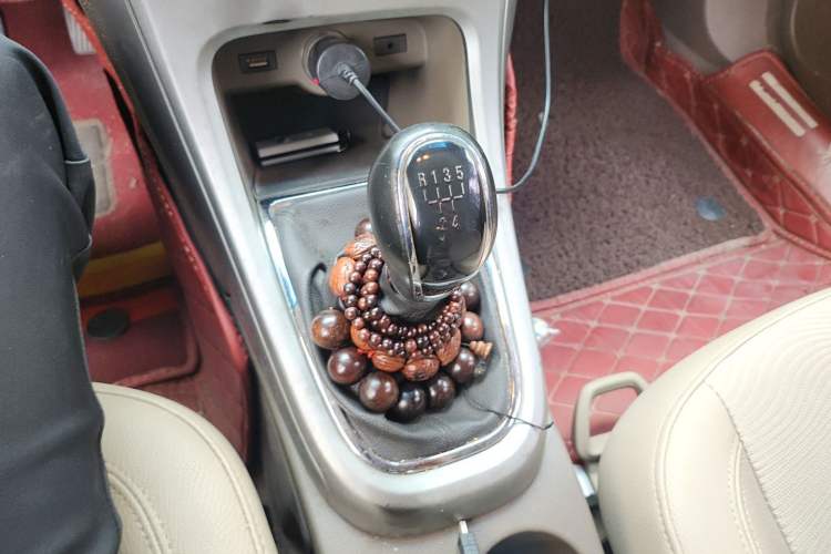 Used Buick GT 2013 GT 1.6L Manual Entry-Level Model Gear Lever