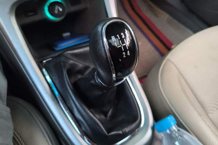 Used Buick GT 2013 GT 1.6L Manual Entry-Level Model Gear Lever