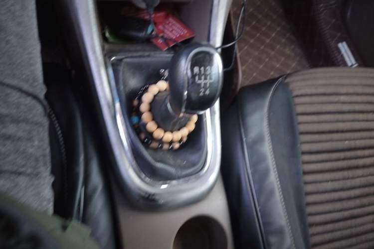 Used Buick GT 2013 GT 1.6L Manual Comfort Edition Gear Lever