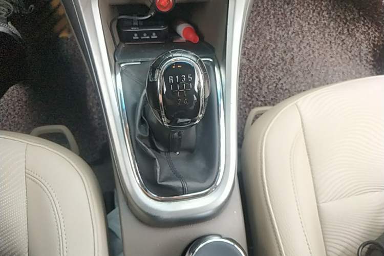 Used Buick GT 2013 GT 1.6L Manual Entry-Level Model Gear Lever