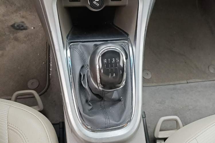 Used Buick GT 2013 GT 1.6L Manual Entry-Level Model Gear Lever