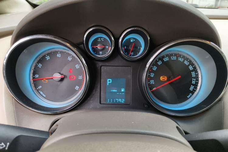 Used Buick GT 2013 GT 1.6L Automatic Fashion Edition Instrument Cluster