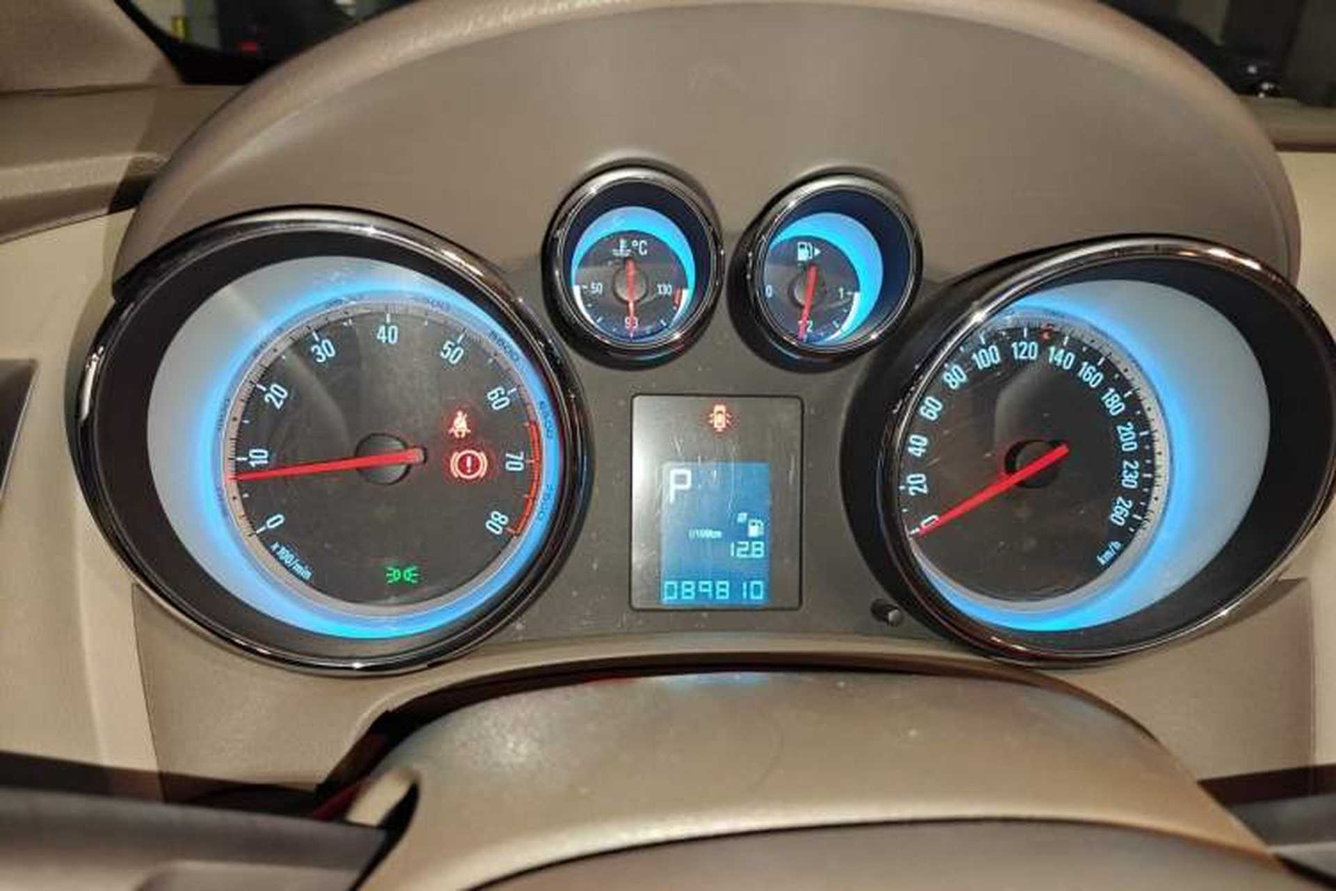 Used Buick GT 2013 GT 1.6L Automatic Fashion Edition Instrument Cluster