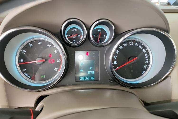Used Buick GT 2013 GT 1.6L Automatic Fashion Edition Instrument Cluster