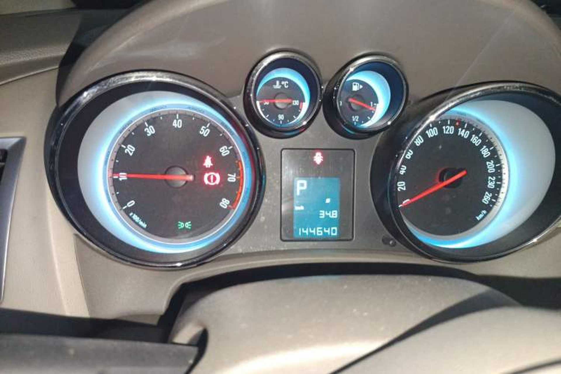 Used Buick GT 2013 GT 1.6L Automatic Fashion Edition Instrument Cluster