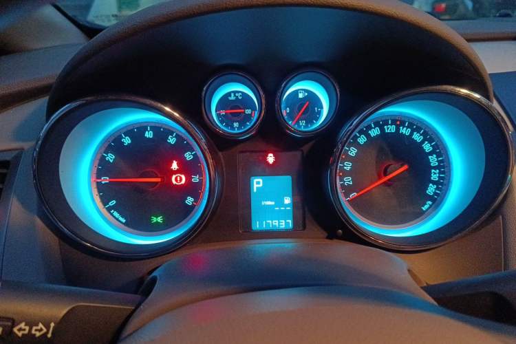 Used Buick GT 2013 GT 1.6L Automatic Fashion Edition Instrument Cluster