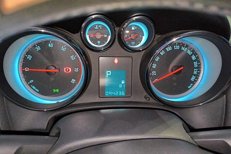 Used Buick GT 2013 GT 1.8L Automatic Fashion Edition Instrument Cluster