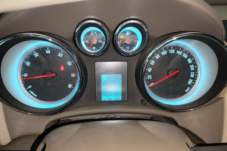 Used Buick GT 2013 GT 1.6L Automatic Fashion Edition Instrument Cluster