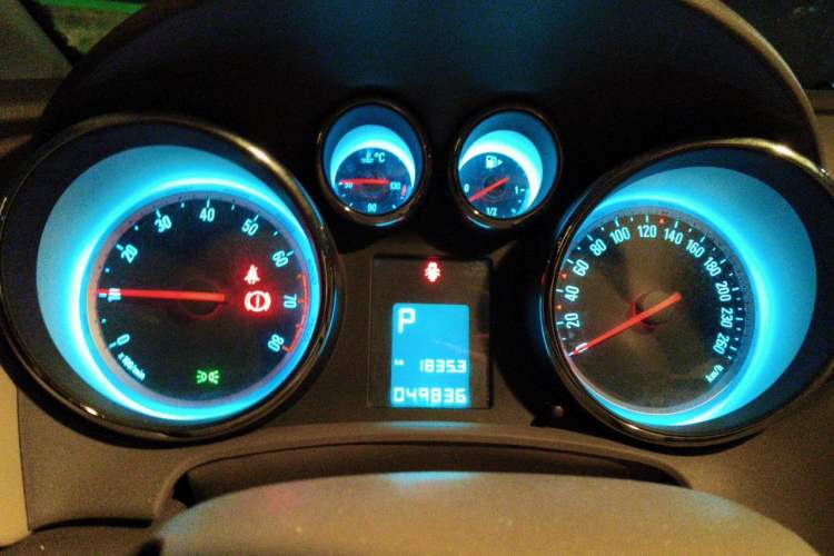 Used Buick GT 2013 GT 1.6L Automatic Fashion Edition Instrument Cluster