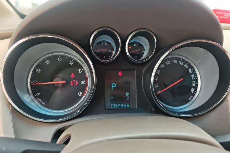 Used Buick GT 2013 GT 1.6L Automatic Fashion Edition Instrument Cluster