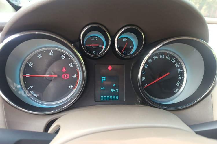Used Buick GT 2013 GT 1.6L Automatic Fashion Edition Instrument Cluster
