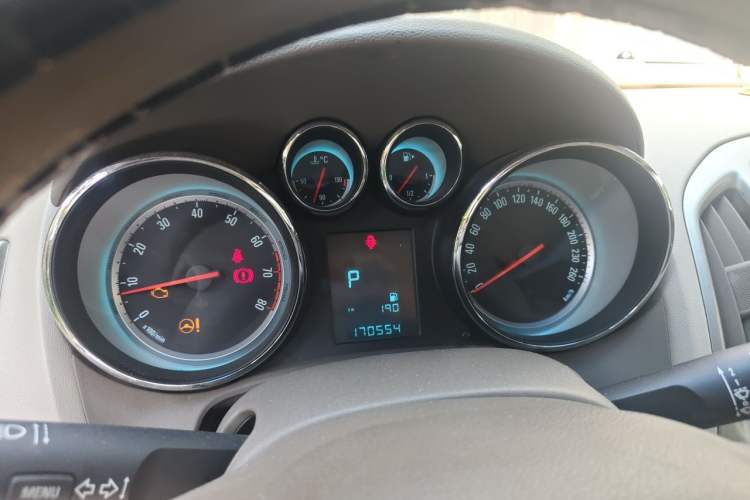 Used Buick GT 2013 GT 1.6L Automatic Fashion Edition Instrument Cluster