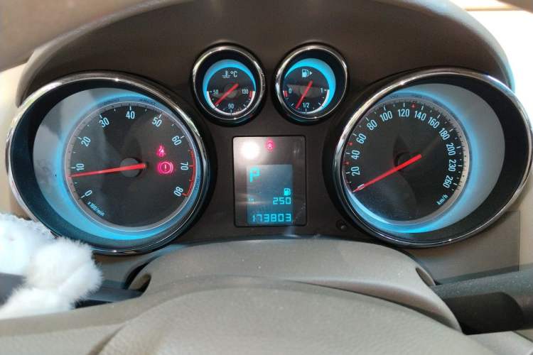 Used Buick GT 2013 GT 1.6L Automatic Fashion Edition Instrument Cluster